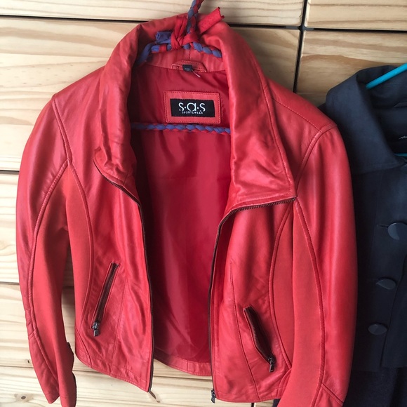 Red stretchy leather jacket - Picture 2 of 9